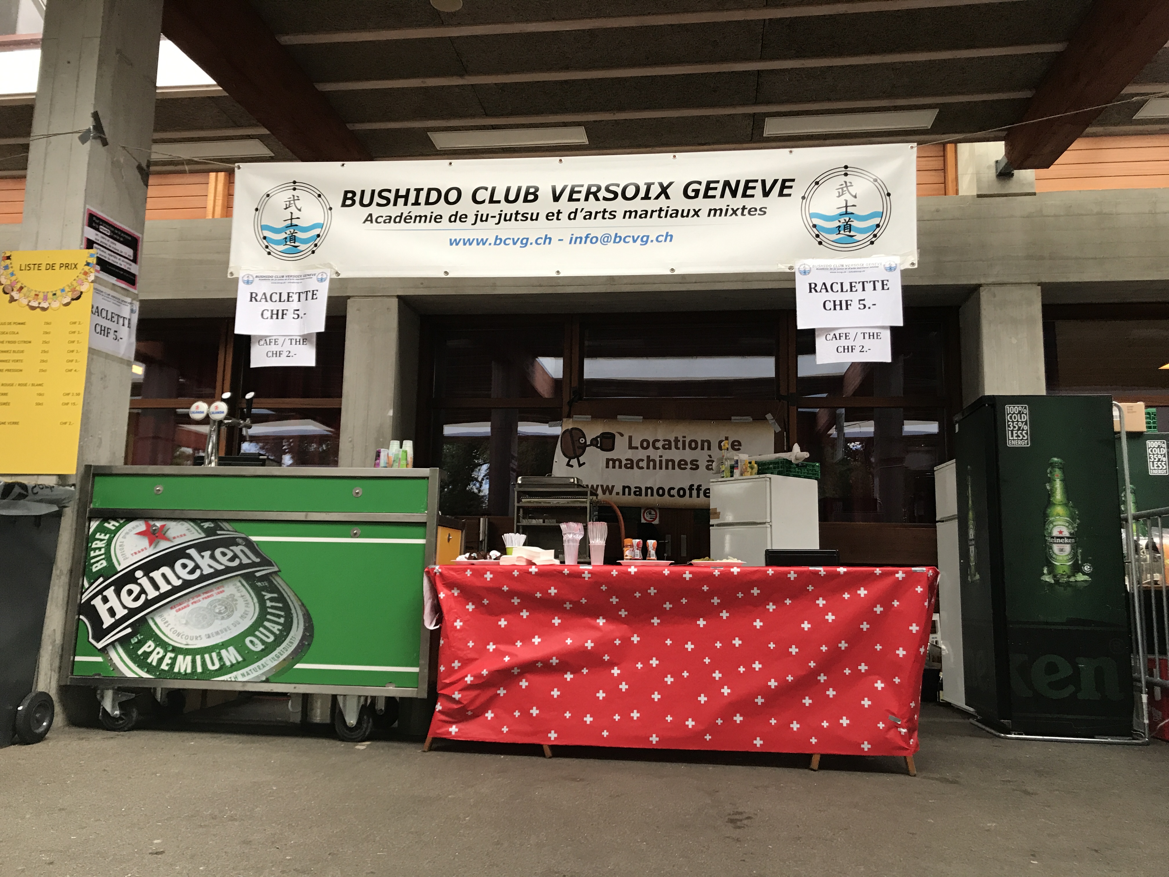 Un stand raclette aux promotions de Versoix